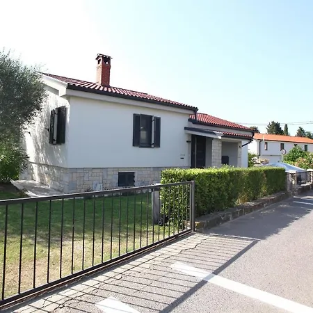 Apartment Modern Parenzana Izma *
