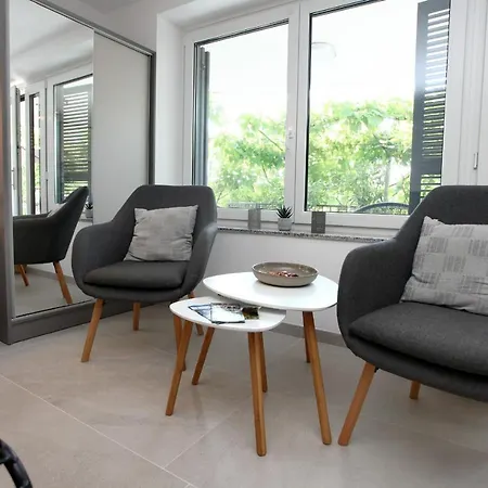 Appartement Modern Parenzana Izma *