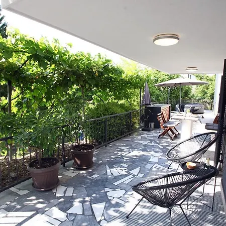 Modern Parenzana Izma Apartment